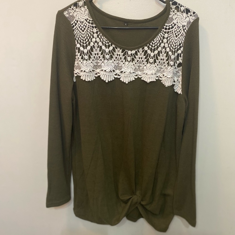 NWOT Army green waffle knit lace top twist hem shirt size XL